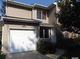 7B Orchard Beach Rd, Port Washington, NY 11050