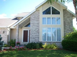 717 Summerton Ct, Sun Prairie, WI 53590
