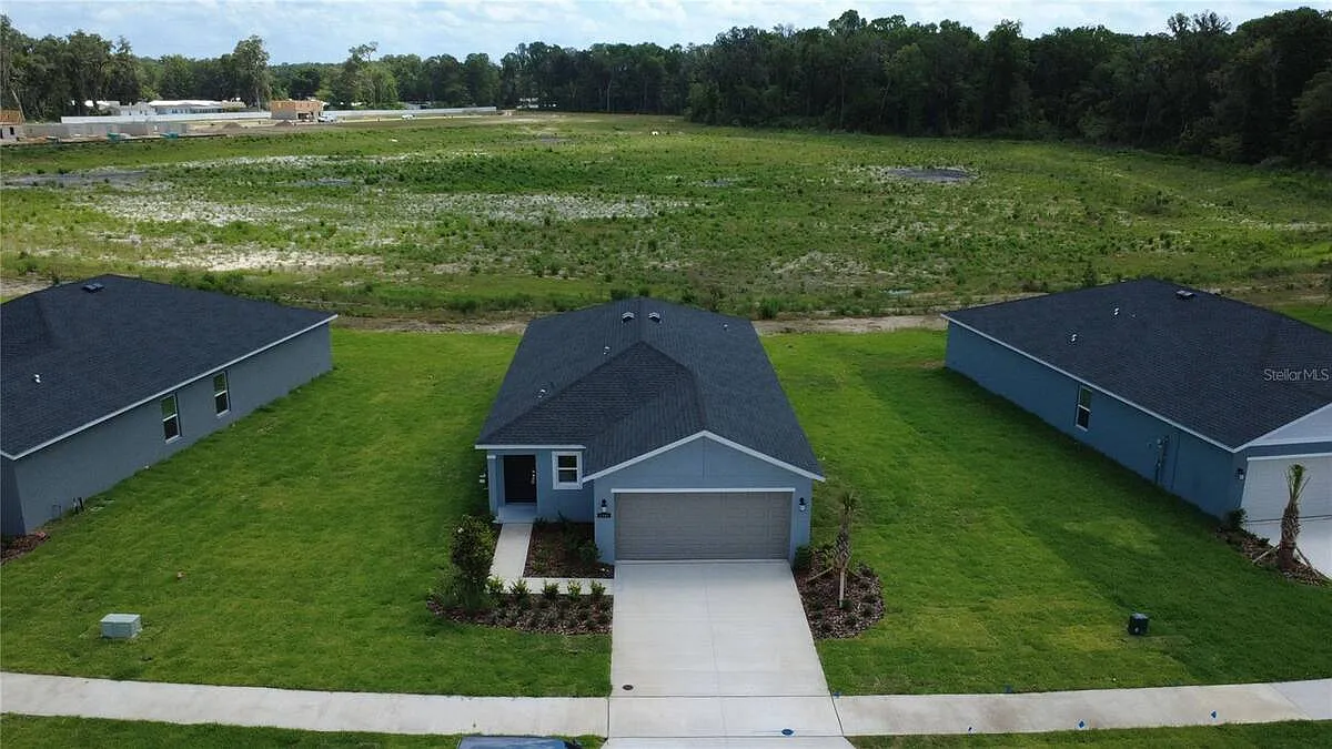 3 bed, 2.0 bath, 1429 sqft, $1,850 — Photo 2