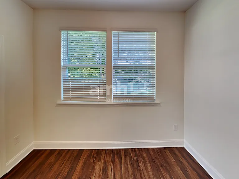 542 Rivermist Dr — Photo 4