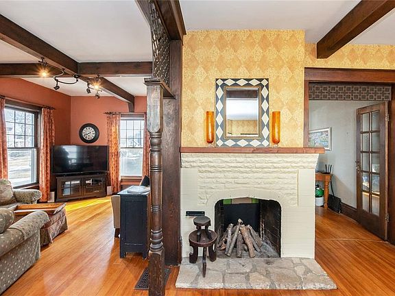 Double sided fire place