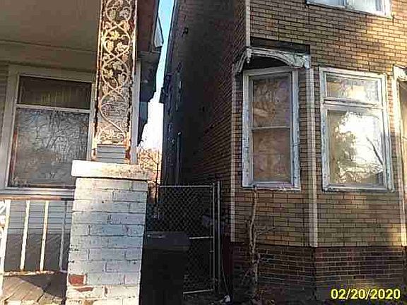 3703 Farnsworth