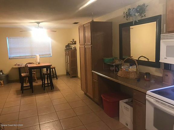 2nd image of 491 Guava Ave