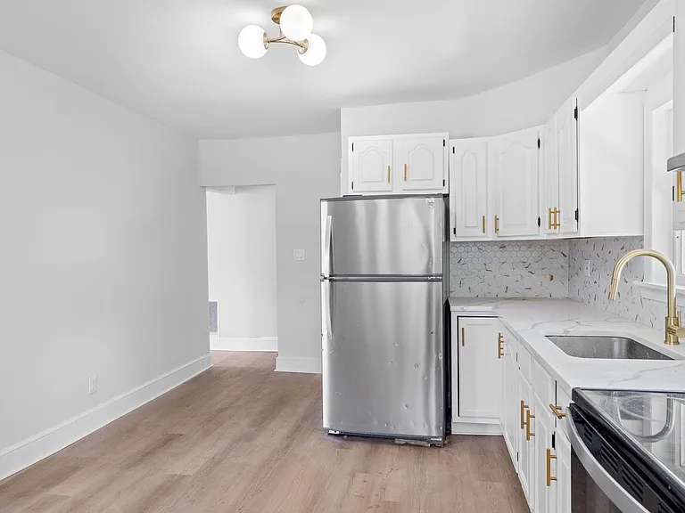 1101 Marne Hwy — Photo 4