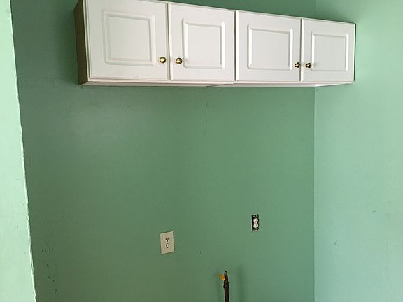 3rd image of 1011 E Muir Ave