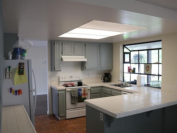 Bright kitchen