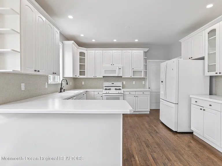 74 Seaview Ave — Photo 31