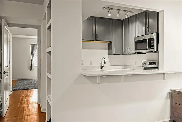 1765 Coliseum St #303 — Photo 16