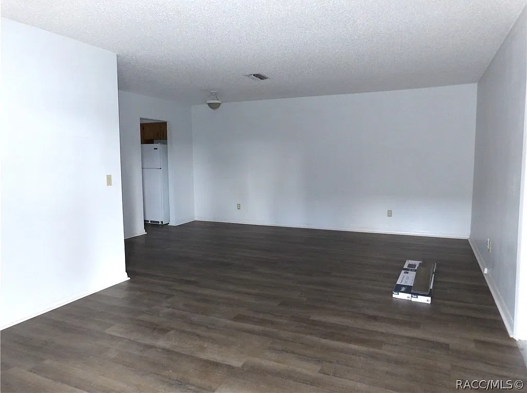 2 bed, 900 sqft, $1,250 — Photo 2