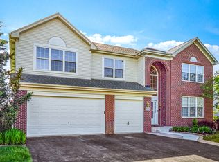 2052 Mark Cir, Bolingbrook, IL 60490