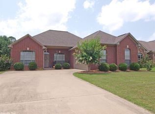 28 Westfield Ct, Little Rock, AR 72210