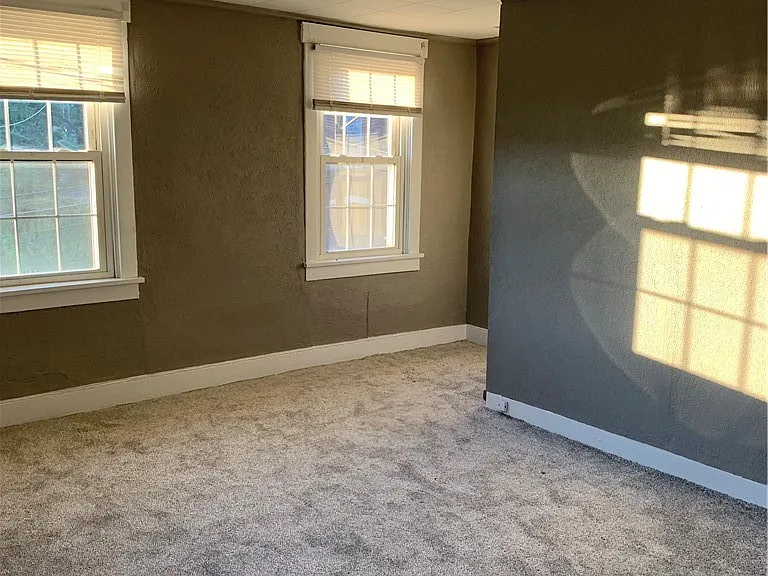 160 Hazelwood Ave — Photo 24