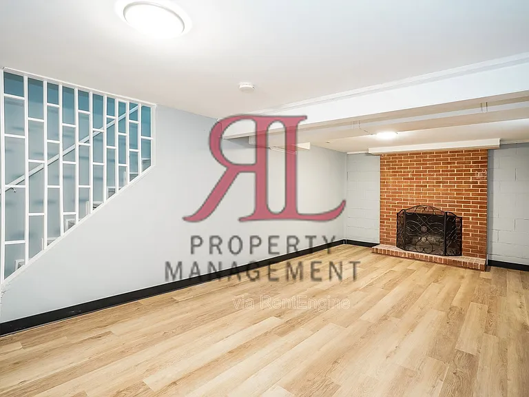 3501 Woodlawn Ave — Photo 2