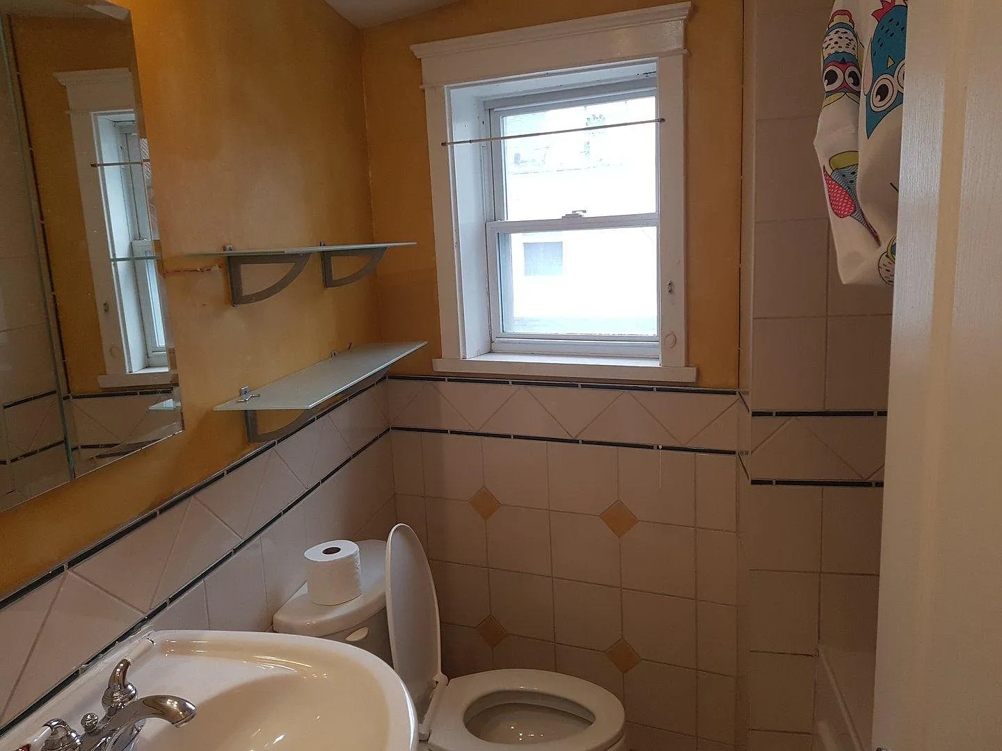 4 bed, 1000 sqft, $3,800 — Photo 2