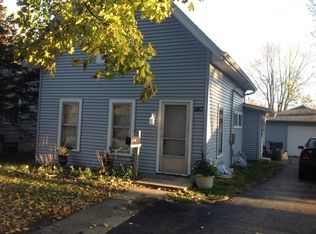 987 South St, Elgin, IL 60123