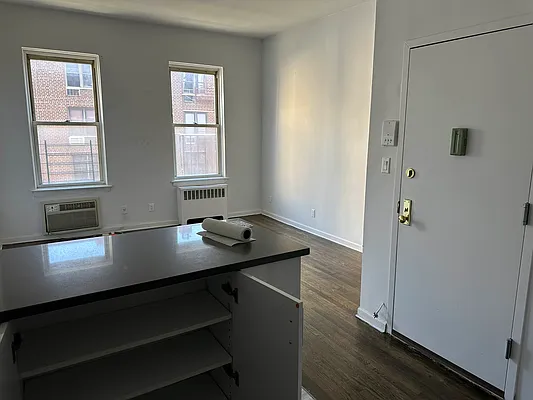 Rented by Eric Goodman Realty Corp | media 16