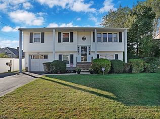 1 Milton Pl, Middlesex, NJ 08846
