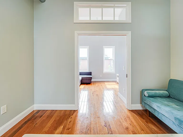400 Madison St #7 — Photo 7