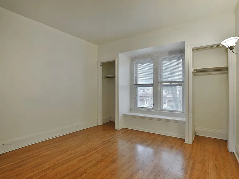 2403 Summit St — Photo 25