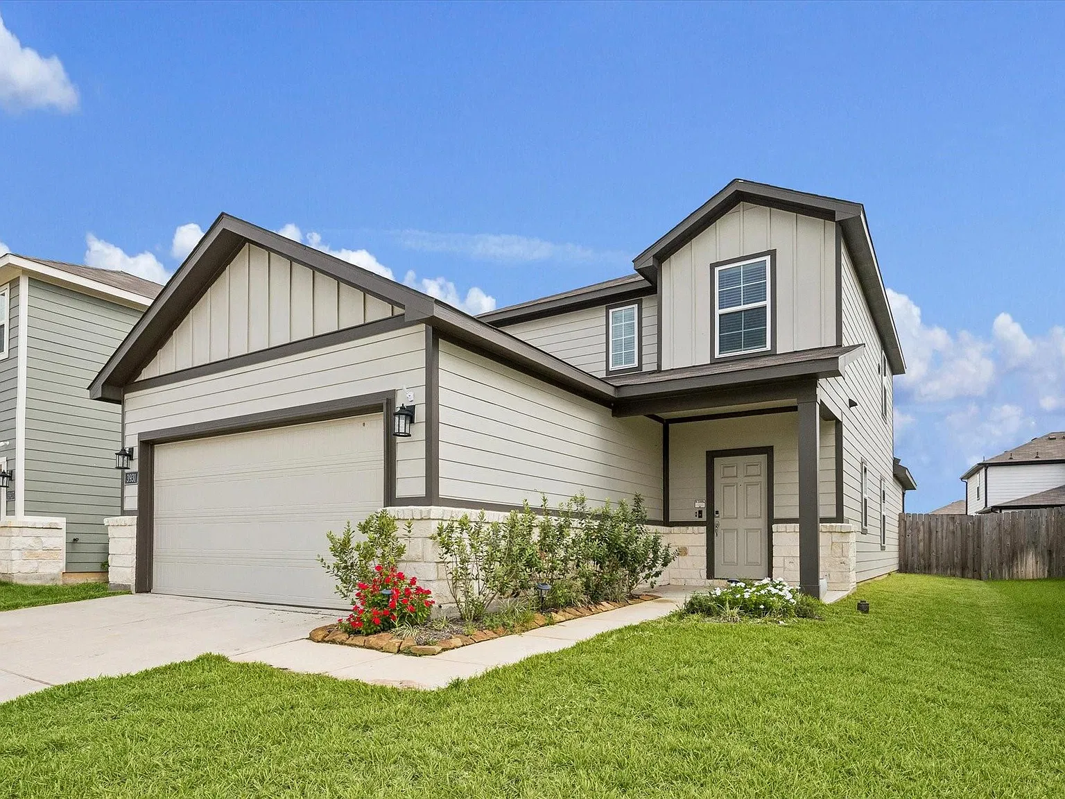 4 bed, 2.5 bath, 2068 sqft, $2,350 — Photo 2