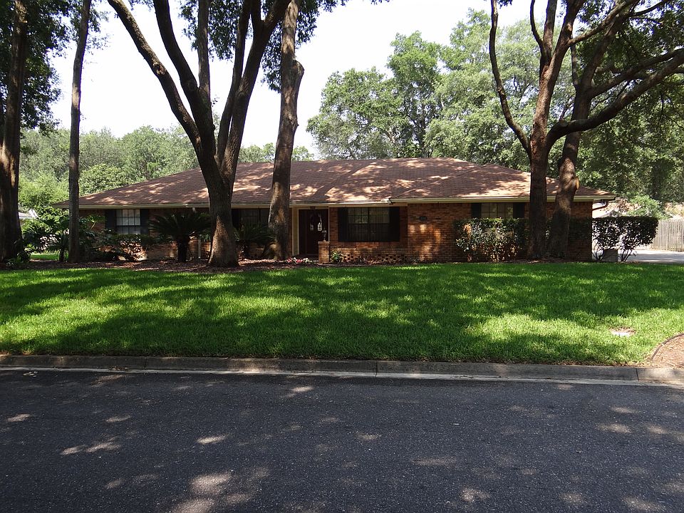 284 Edinburgh Ln
