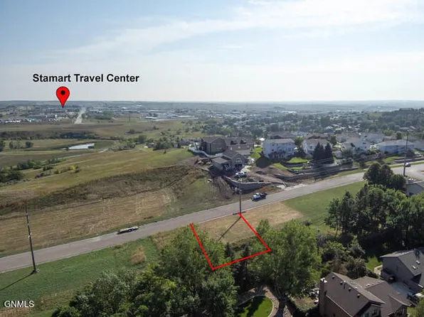 1926 N 26th St, Bismarck, ND 58501