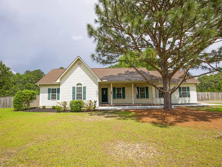102 Willow Creek Ln — Photo 2