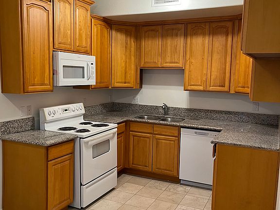 5th image of 1824 Greenfield Ave APT 103