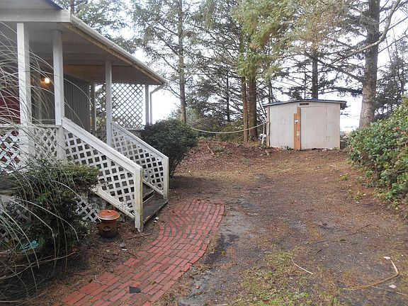 2nd image of 733 Edgewood Ave NE