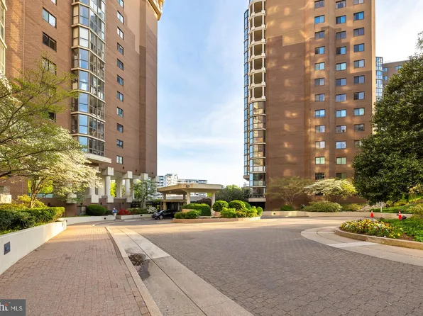1600 N Oak St APT 318, Arlington, VA 22209