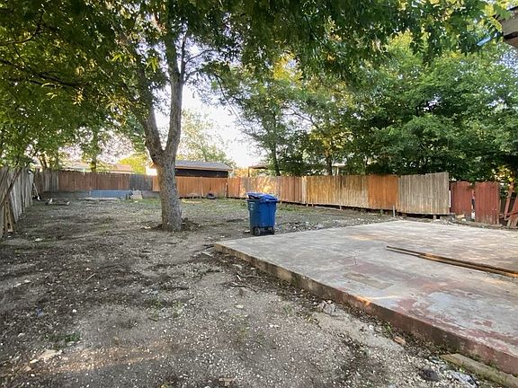 2nd image of 3027 Navajo St