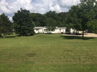 4641 Gilbertville Rd, Waterloo, IA 50701