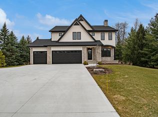 5830 Manchester Hills Dr SE, Grand Rapids, MI 49546