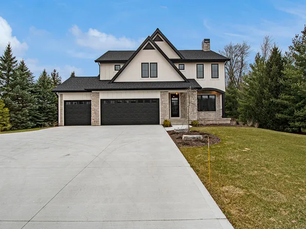 5830 Manchester Hills Dr SE, Grand Rapids, MI 49546