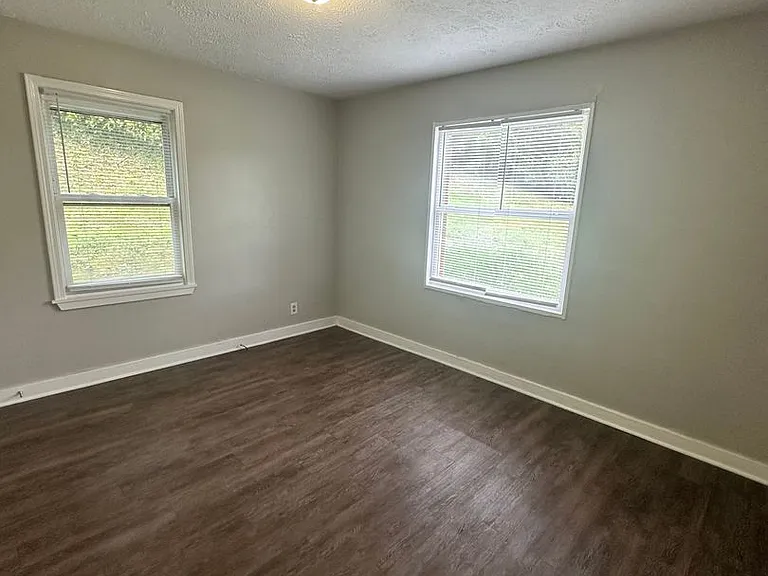 1431 Nightingale Road — Photo 3