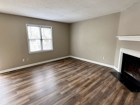 3rd image of 6611 English Ivy Ln