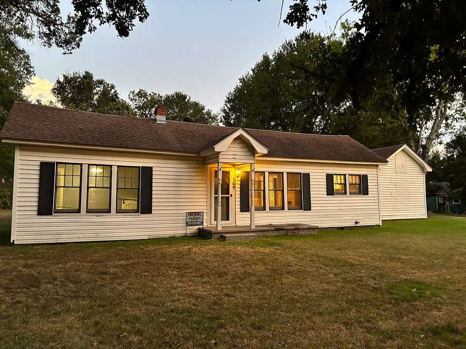 109 Schoolhouse Rd