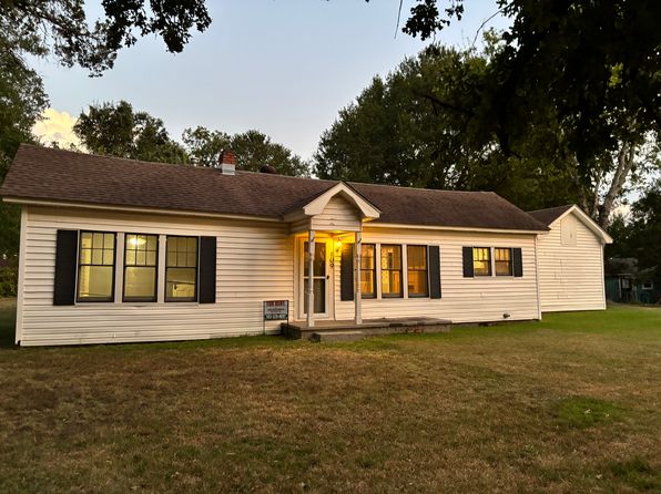 109 Schoolhouse Rd