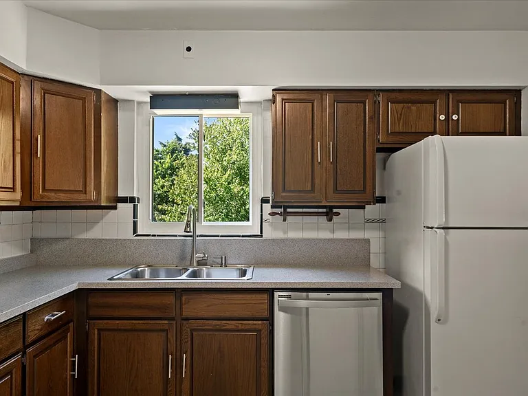 3151 Mozart Ave #2 — Photo 9