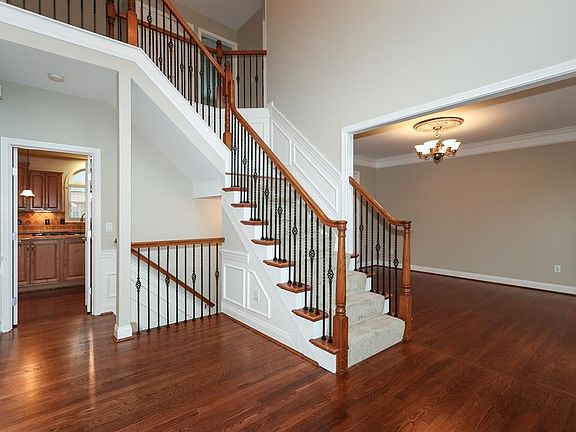 5th image of 6474 Rosewood Ln