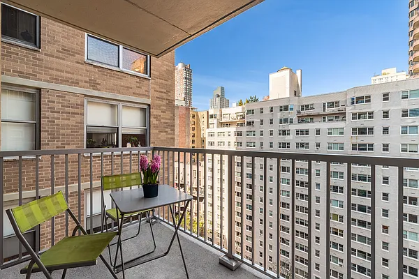 Sold by Christie's International Real Estate Group, LLC | media 14