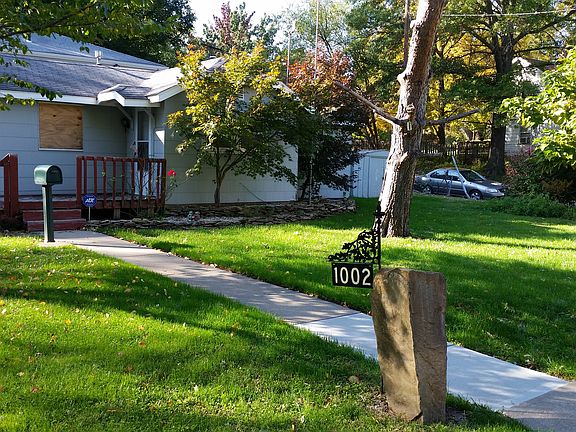 3rd image of 1002 Columbia Ave