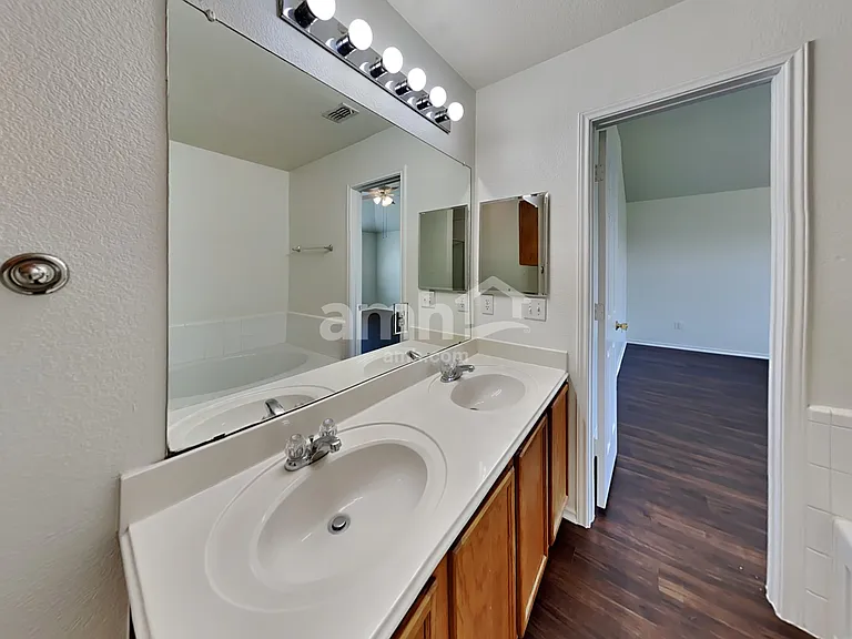617 Overton Dr — Photo 13