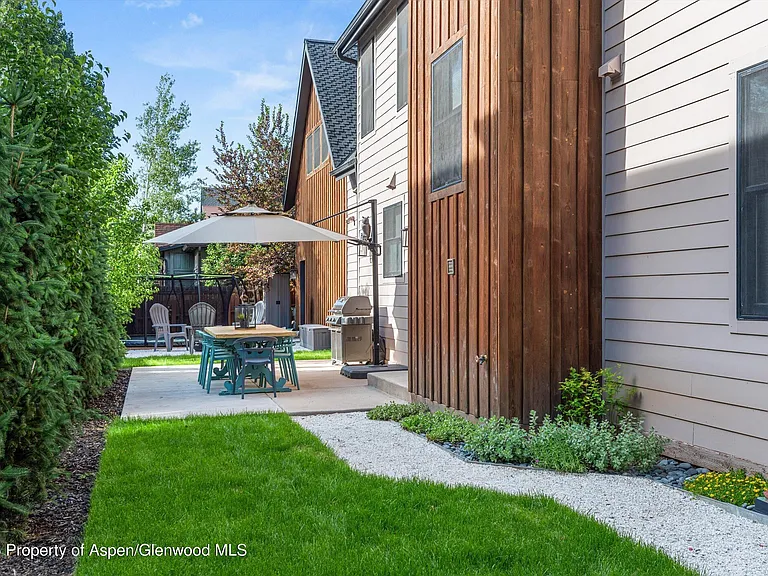 333 Sopris Cir — Photo 30
