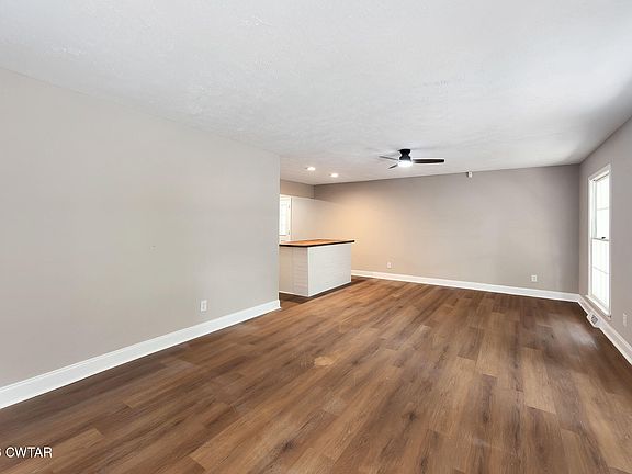 5th image of 139 E Sunset Cir