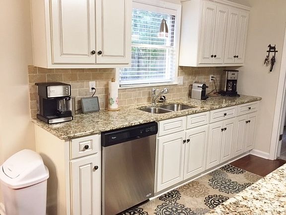 3rd image of 4195 Knollcrest Cir N