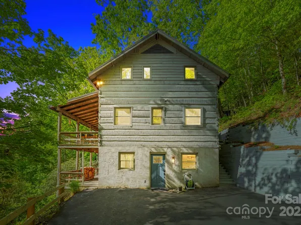 131 John Knox Rd, Black Mountain, NC 28711