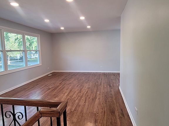 3rd image of 21528 Jeffery Ave
