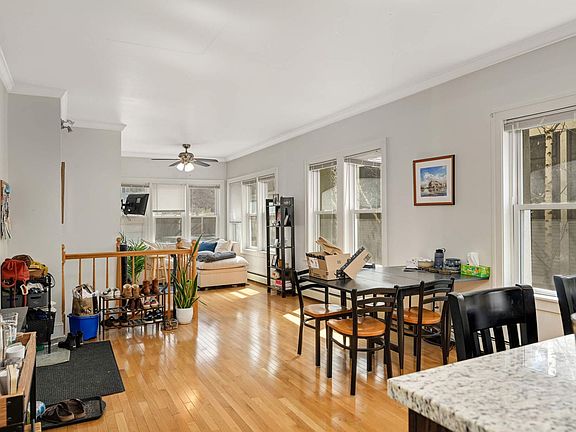 4th image of 2315 Irving Ave S #3