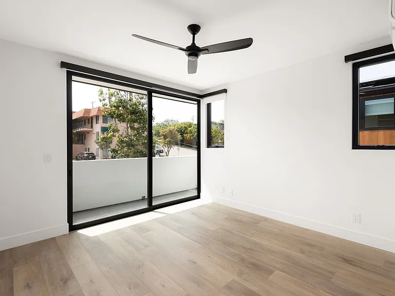 Luxury Living in the Heart of Downtown Encinitas — Photo 18